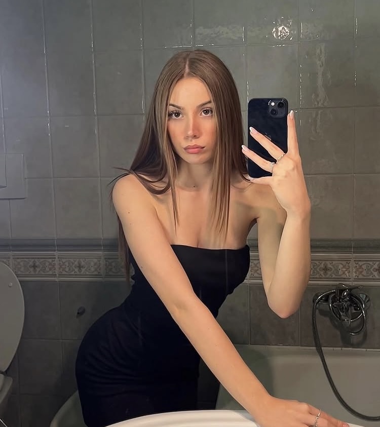 Индивидуалка МАША стройная подарит массаж не профи и позовет в гости в Район - Центр