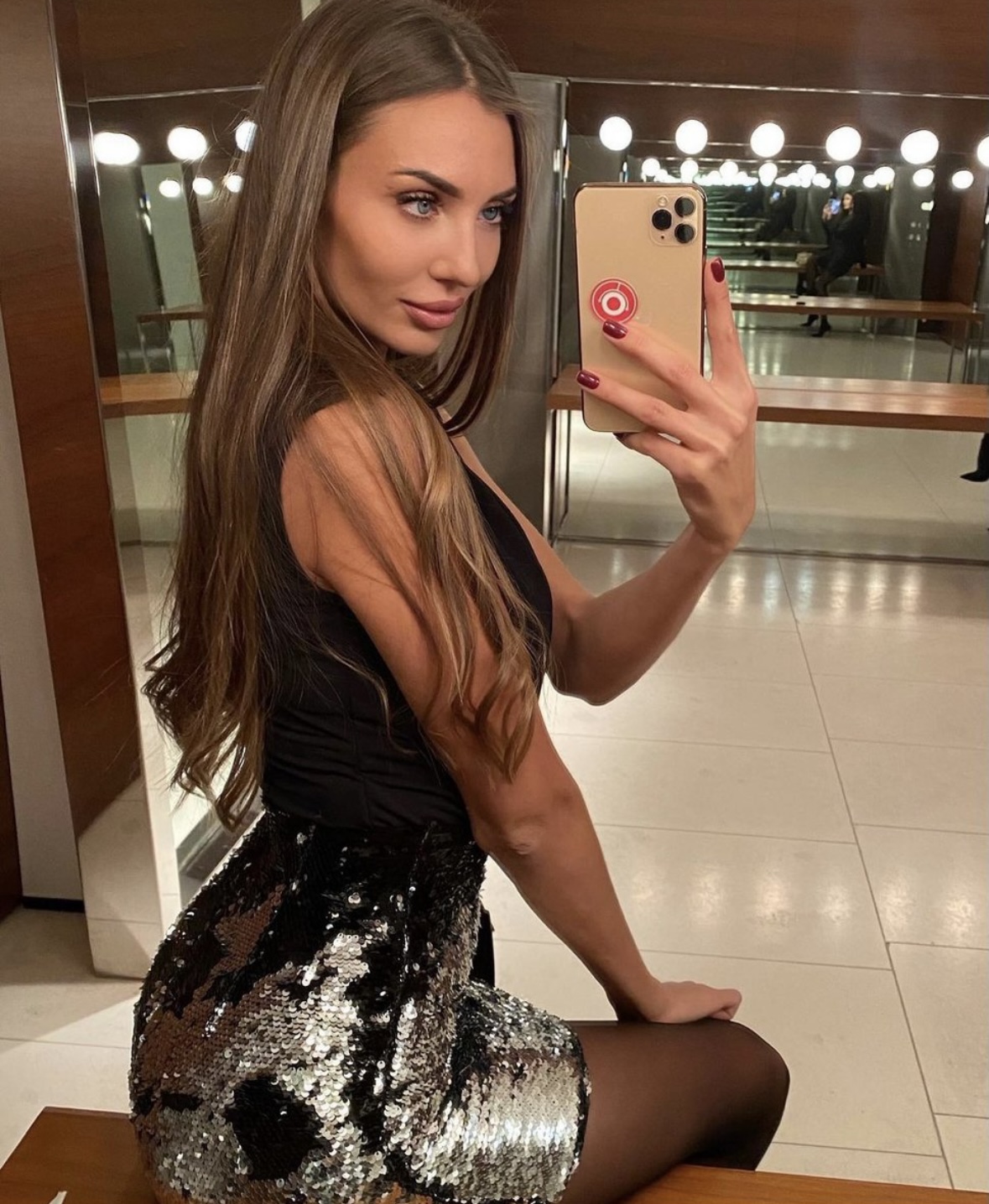 Проститутка Марина с 3 размером груди подарит минет без резинки и позовет в гости