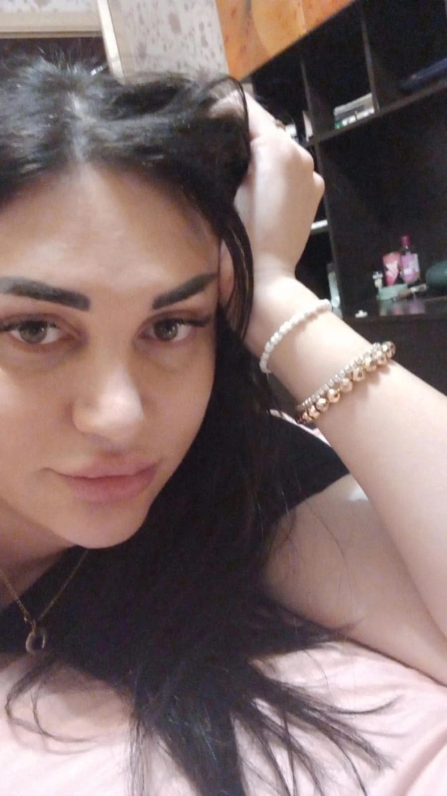 Проститутка Мари с 3 размером груди подарит окончание на лицо и пригласит к себе