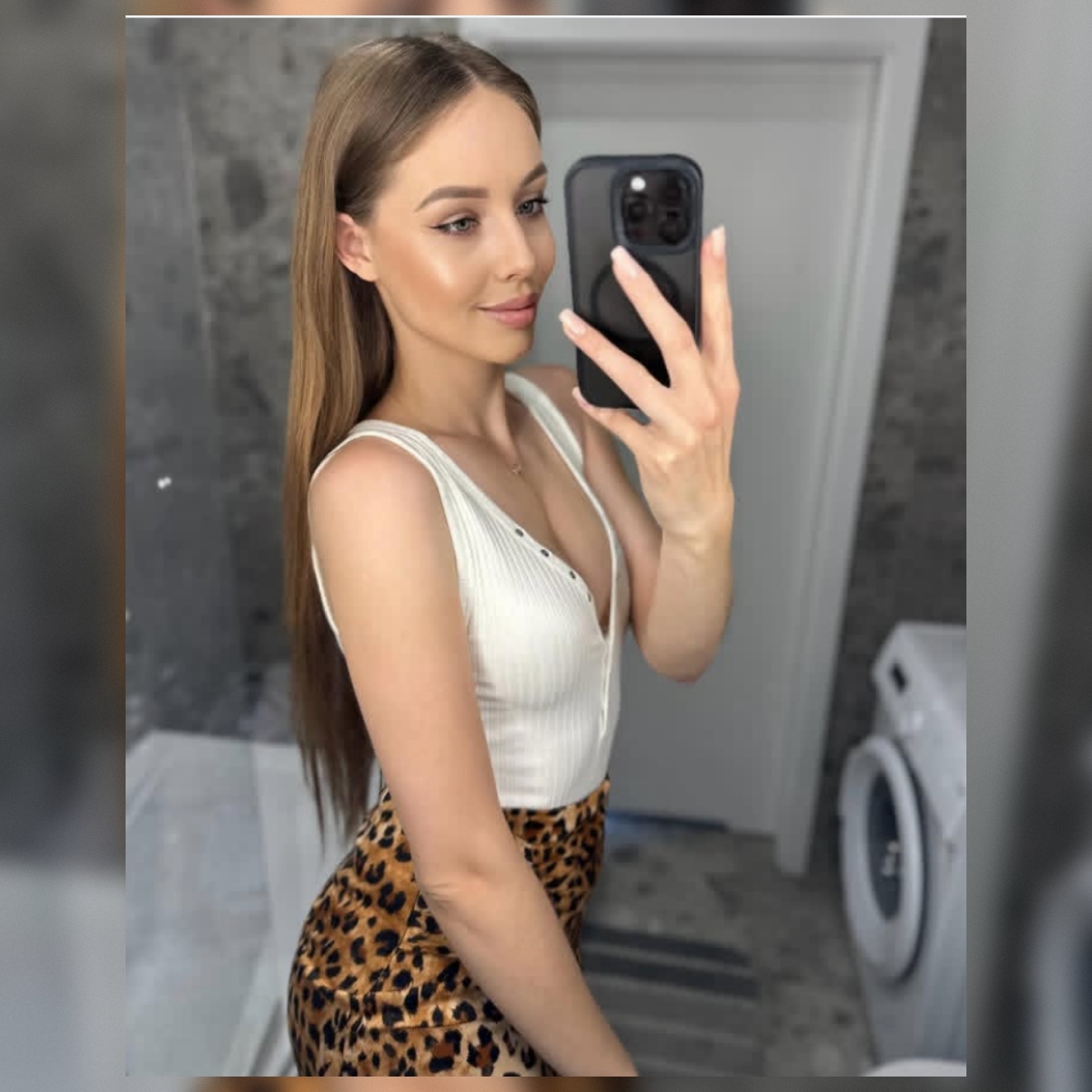 Путана КАРОЛИНА 25 лет сделает нежно минет в презервативе и примет у себя в Район - Центр