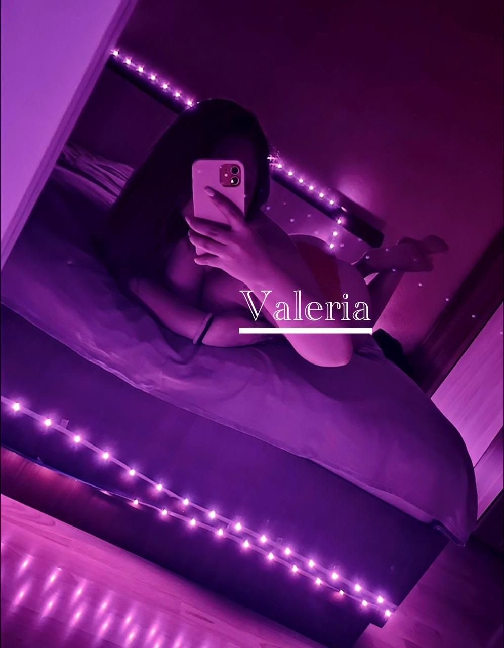 Девушка Лера 26 лет сделает нежно золотой дождь выдача и позовет в гости в Район - Юго-Запад