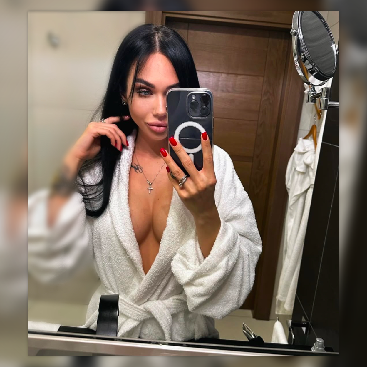 Девочка АНГЕЛИНА 25 лет сделает с удовольствием минет в презервативе и позовет в гости в Район - Центр