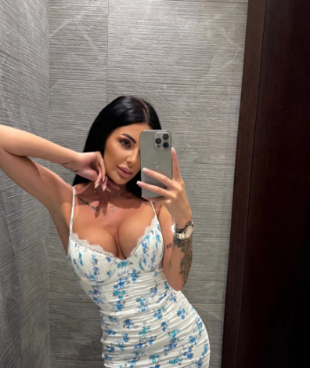 Девушка по вызову ГЕЛЯ V I P с 3 размером груди сделает профессионально минет в презервативе и пригласит к себе в Район - Центр