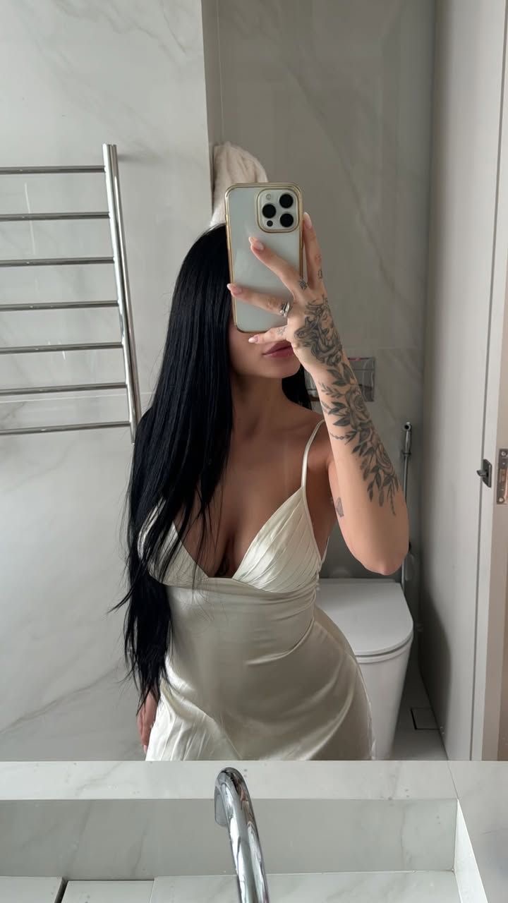 Индивидуалка Агата с 2 размером груди сделает качественно групповой секс и пригласит к себе