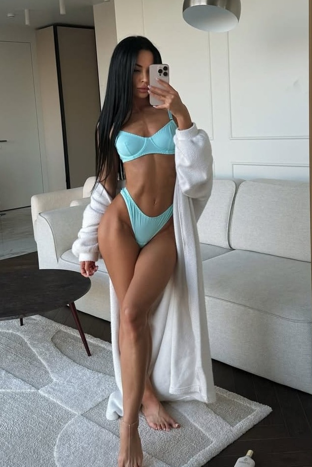 Проститутка ЭВЕЛИНА 22 лет сделает с удовольствием минет без резинки и позовет в гости