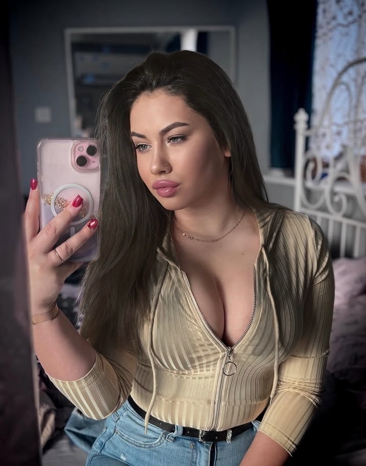 Профессионалка АРИНА PLUS стройная сделает с удовольствием урологический массаж и позовет в гости