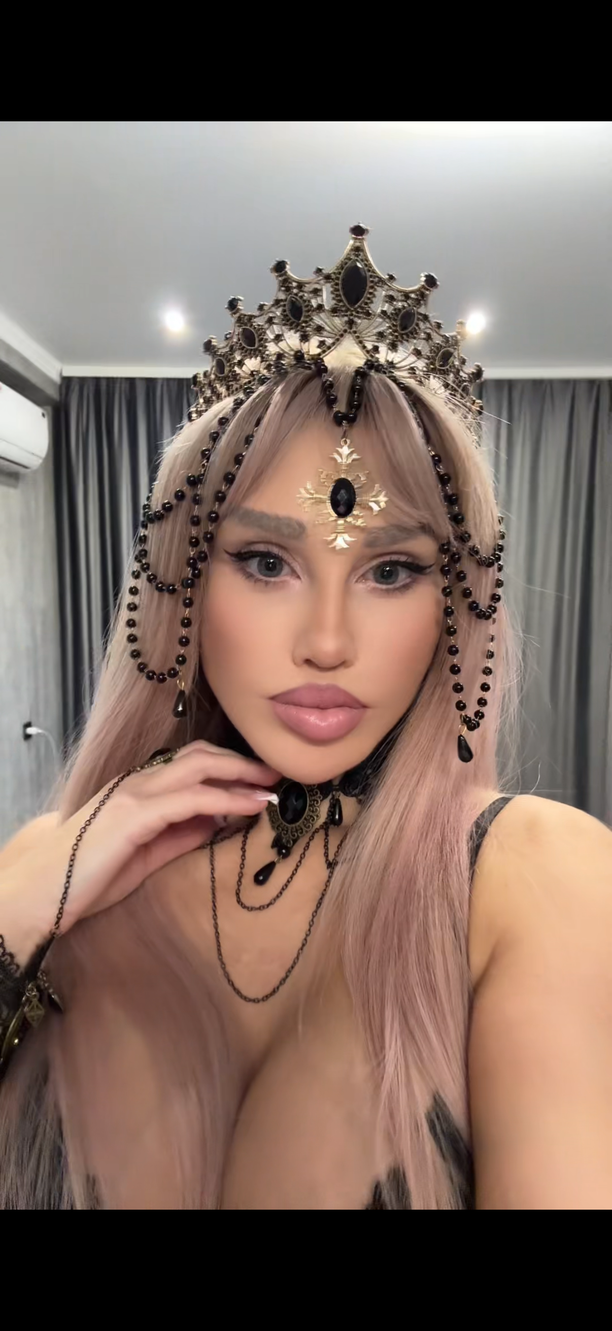 Профессионалка Луиза стройная сделает качественно фут-фетиш и примет у себя в Район - Юго-Запад